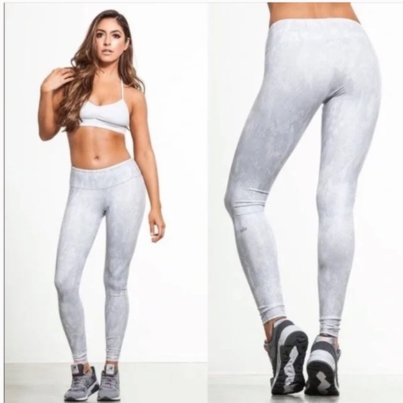 ALO Yoga Pants - Alo Yoga | Vapor Python Airbrush Leggings NWOT